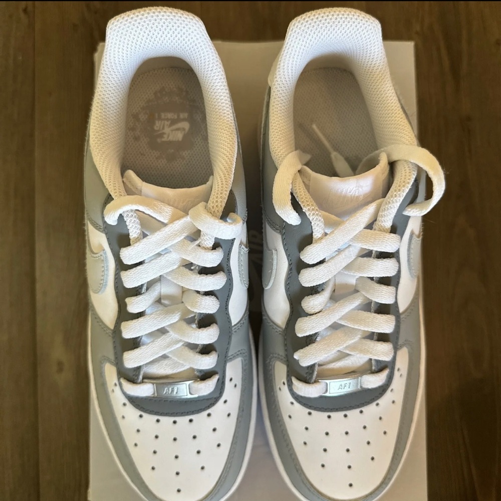NIKE AIR FORCE 1 LE (GS) 6Y NWT - Picture 4 of 11